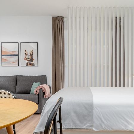 Limehome Valencia Carrer D'Antonio Ferrandis ภายนอก รูปภาพ