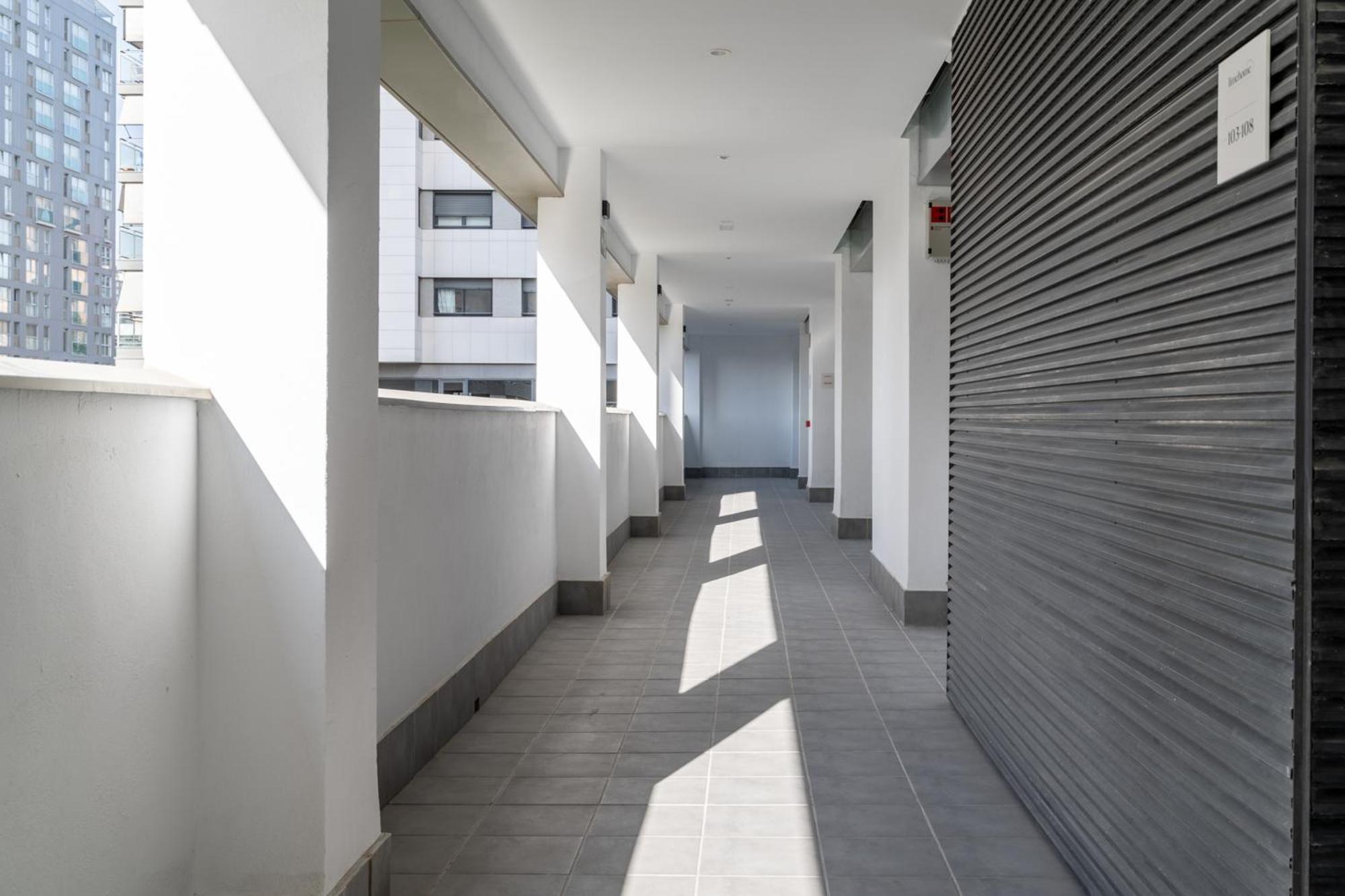 Limehome Valencia Carrer D'Antonio Ferrandis ภายนอก รูปภาพ