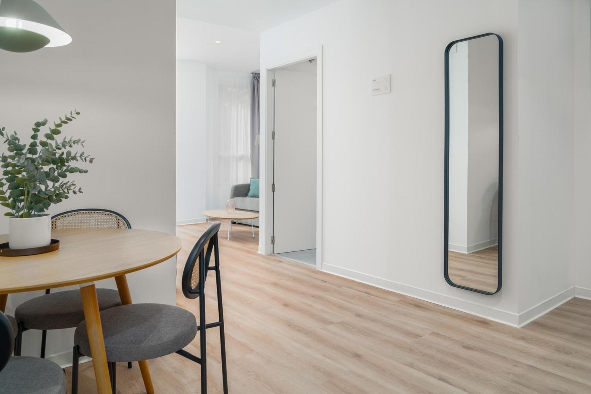 Limehome Valencia Carrer D'Antonio Ferrandis ภายนอก รูปภาพ