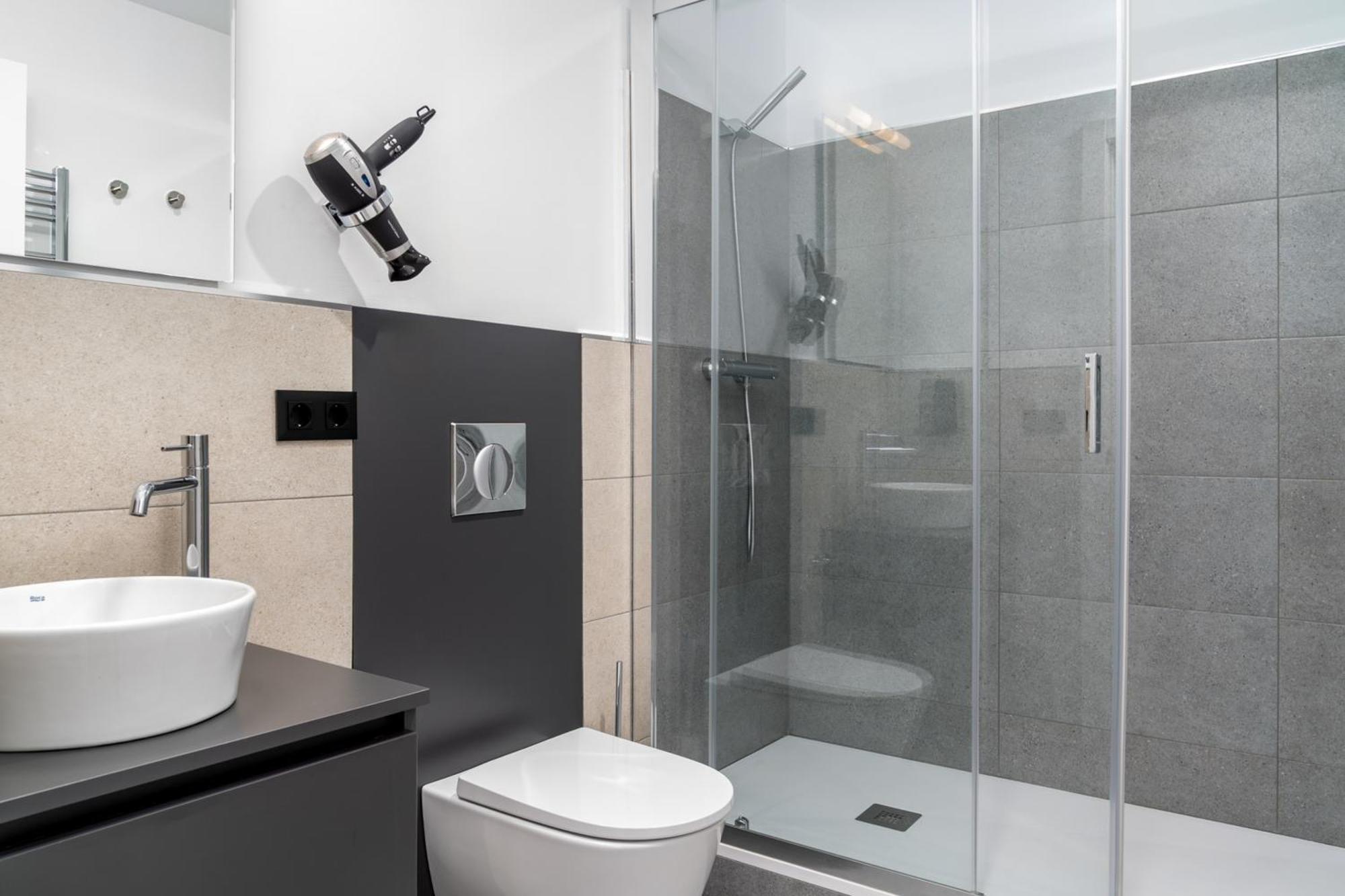 Limehome Valencia Carrer D'Antonio Ferrandis ภายนอก รูปภาพ