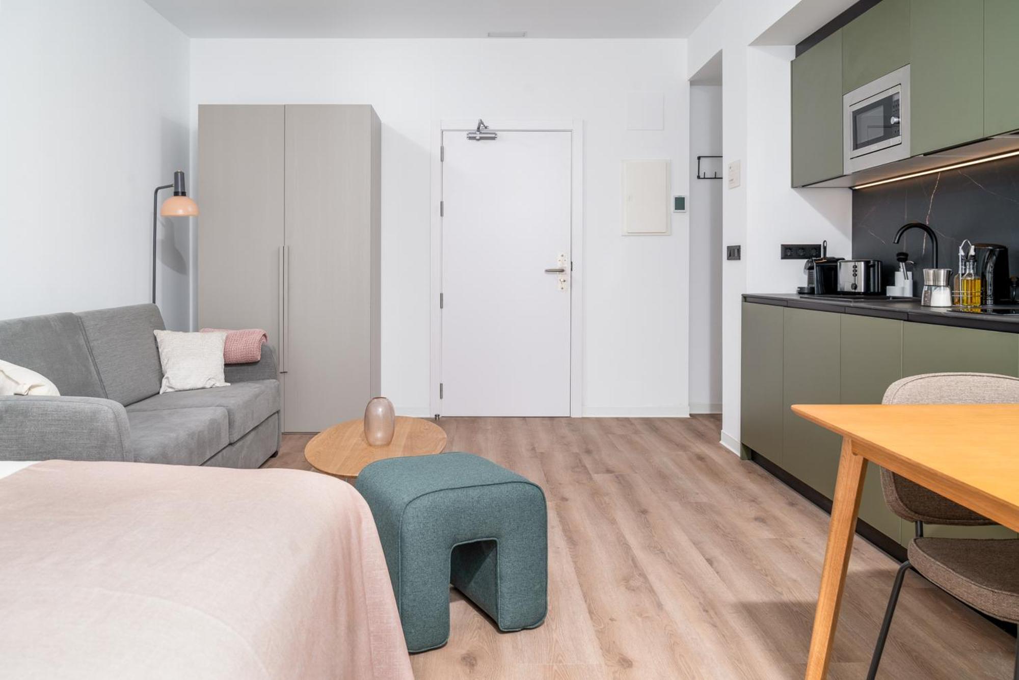 Limehome Valencia Carrer D'Antonio Ferrandis ภายนอก รูปภาพ
