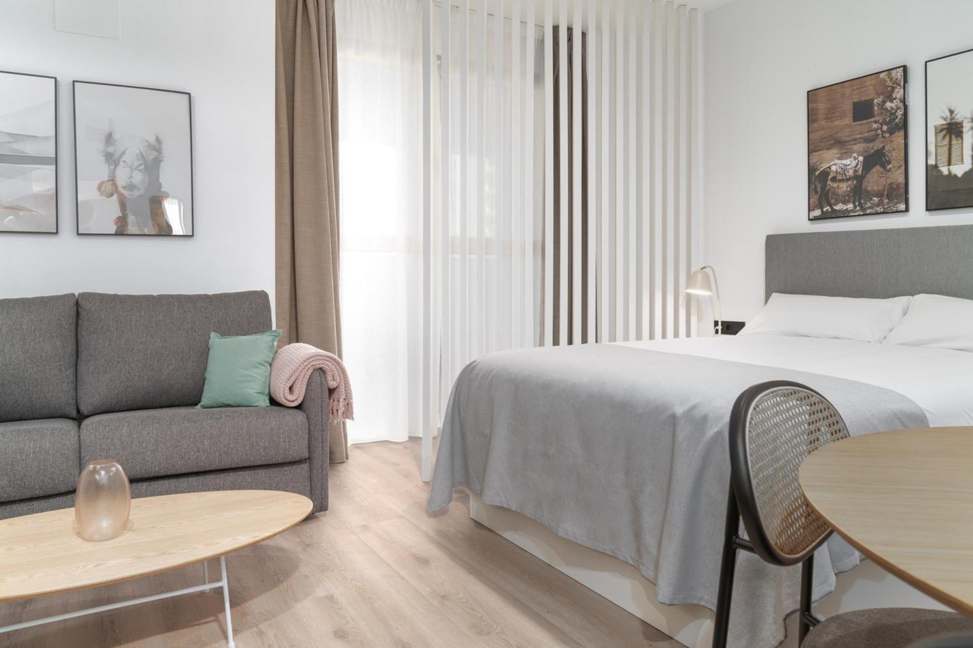 Limehome Valencia Carrer D'Antonio Ferrandis ภายนอก รูปภาพ