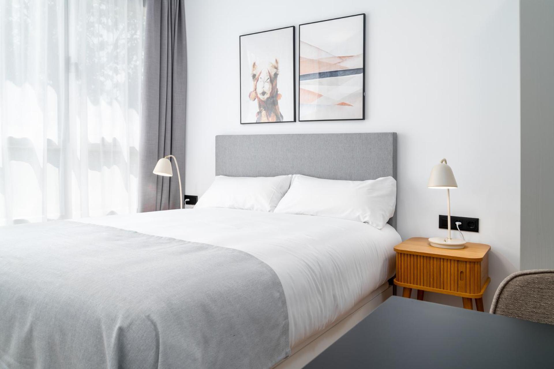 Limehome Valencia Carrer D'Antonio Ferrandis ภายนอก รูปภาพ